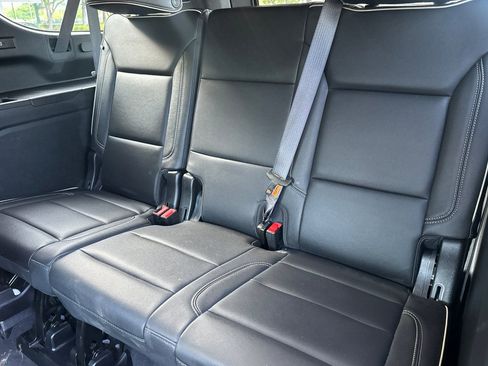 Used 2024 Chevrolet Suburban Premier AWD/4WD image 18