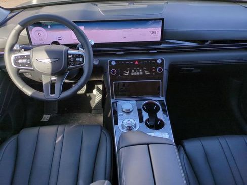 Certified 2025 Genesis GV80 2.5T Standard AWD/4WD image 13