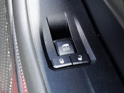Used 2023 Jeep Grand Cherokee L Laredo AWD/4WD image 26