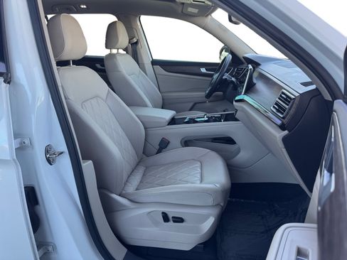 Used 2024 Volkswagen Atlas SEL Premium R-Line AWD/4WD image 15