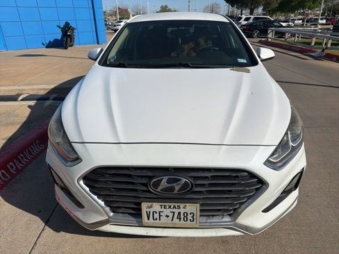 Used 2018 Hyundai Sonata SE w/ Cargo Package image 2