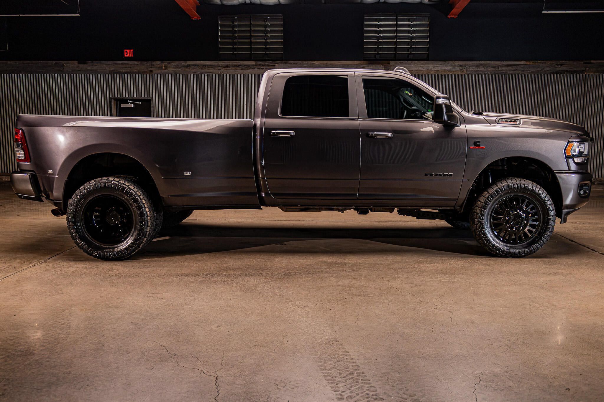 Used 2024 RAM 3500 Big Horn w/ Night Edition AWD/4WD image 11