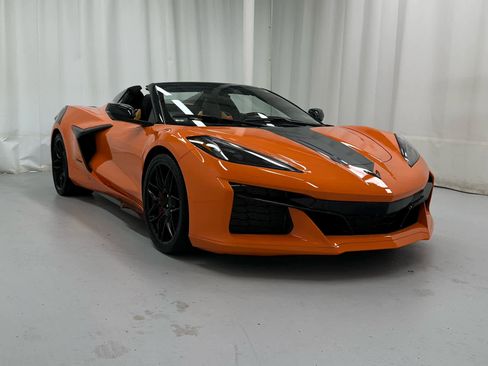 Used 2023 Chevrolet Corvette Z06 RWD image 1