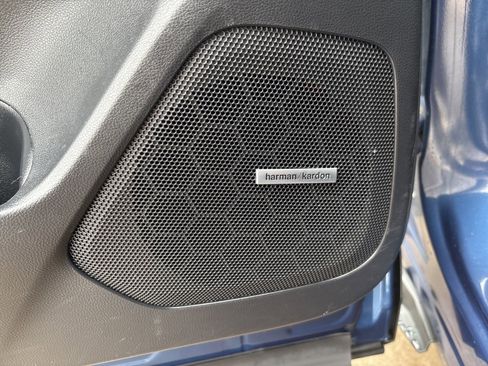 Used 2022 Subaru Ascent Limited w/ Technology Package image 41