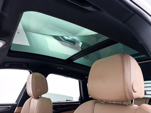 Used 2023 Porsche Macan S image 5