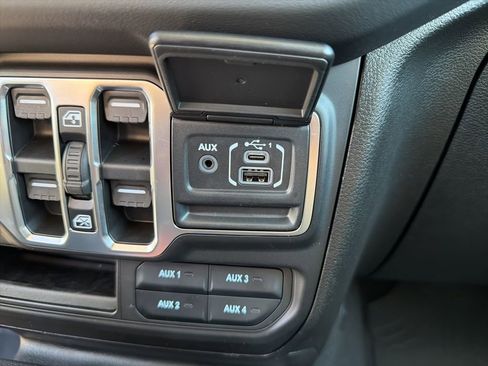 New 2026 Jeep Gladiator Sport AWD/4WD image 37