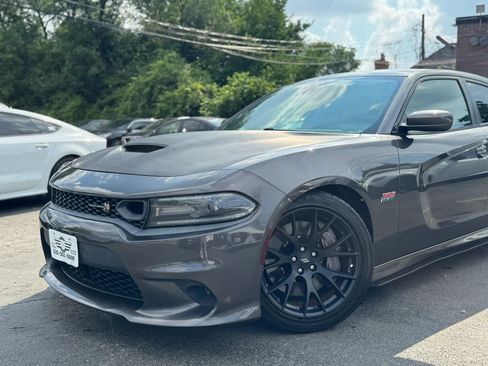 Used 2019 Dodge Charger Scat Pack w/ Dynamics Package RWD image 10