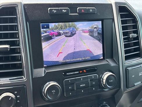Used 2019 Ford F150 XLT w/ Equipment Group 302A Luxury AWD/4WD image 32