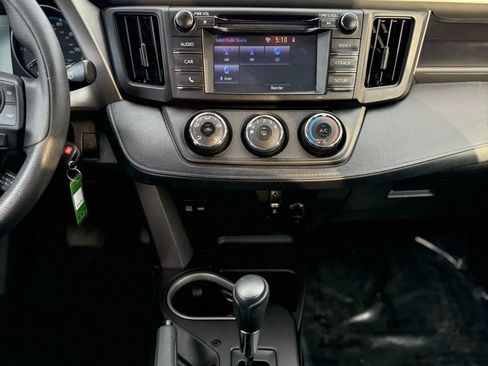 Used 2017 Toyota RAV4 LE w/ Carpet Mat Package image 15