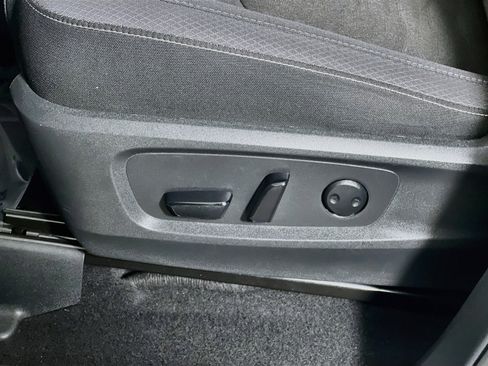Used 2025 Nissan Pathfinder SV FWD image 16