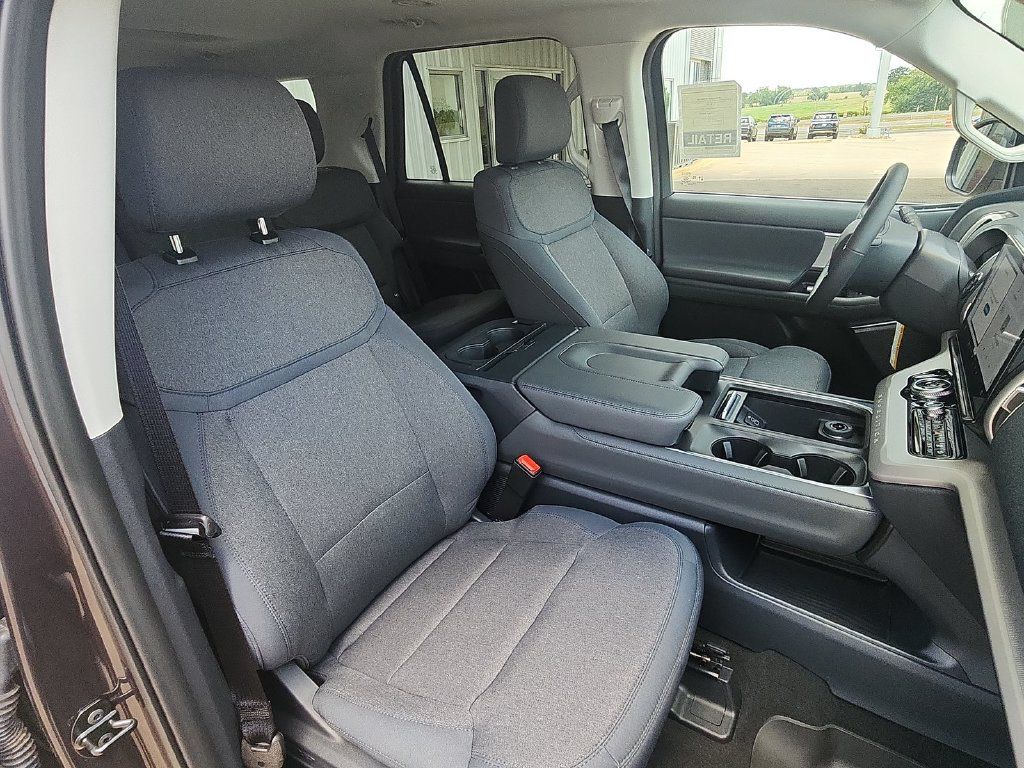 New 2026 Ford Expedition Active AWD/4WD image 30