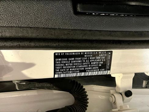 Used 2014 Volkswagen Beetle TDI image 17