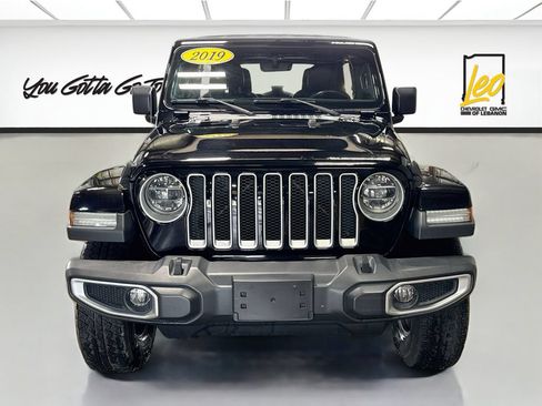 Used 2019 Jeep Wrangler Unlimited Sahara AWD/4WD image 2