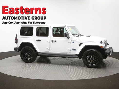 Used 2025 Jeep Wrangler Unlimited Sahara AWD/4WD image 46
