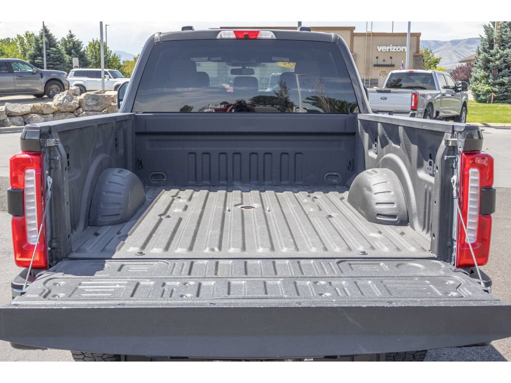 Used 2025 Ford F350 Lariat w/ Chrome Package AWD/4WD image 15