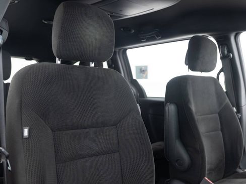 Used 2017 Dodge Grand Caravan SE FWD image 26