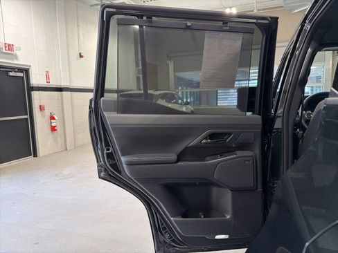 Used 2025 Lexus GX 550 w/ Accessory Package (2T) image 32