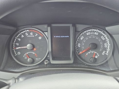 Used 2020 Toyota Tacoma SR image 20