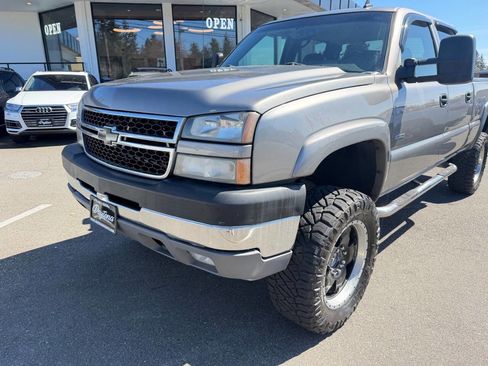 Used 2006 Chevrolet Silverado 2500 LS image 12
