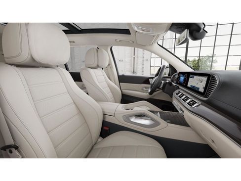New 2026 Mercedes-Benz GLS 450 4MATIC image 5