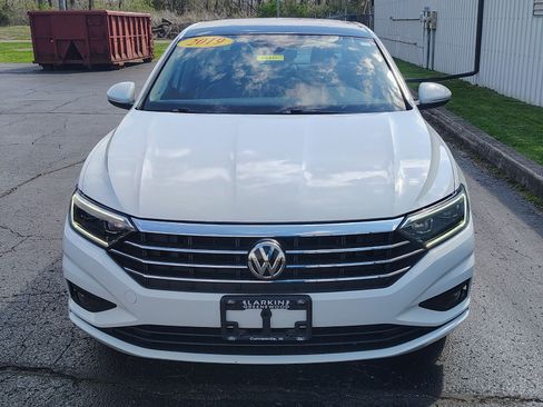 Used 2019 Volkswagen Jetta SEL Premium FWD image 2