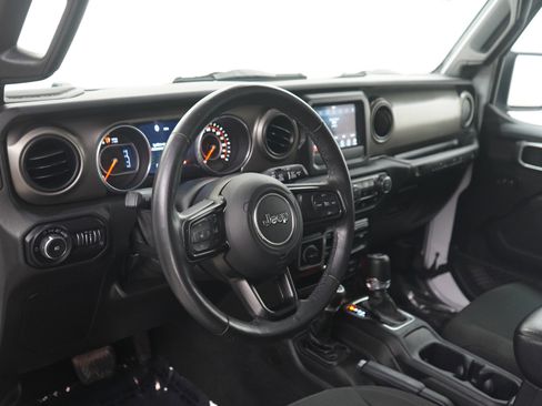 Used 2018 Jeep Wrangler Unlimited Sport S AWD/4WD image 18