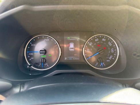 Used 2020 Toyota RAV4 XLE w/ Convenience Package AWD/4WD image 17