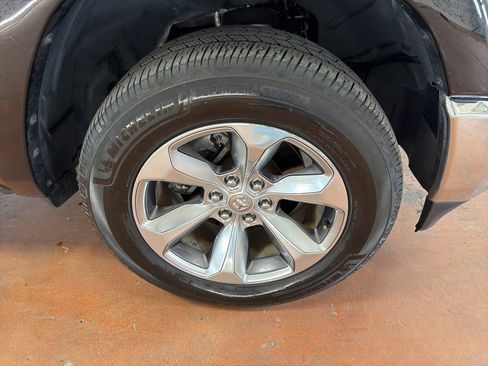 Used 2019 RAM 1500 Limited AWD/4WD image 10