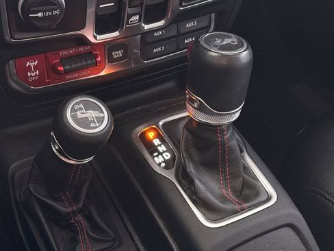 Used 2019 Jeep Wrangler Unlimited Rubicon AWD/4WD image 25