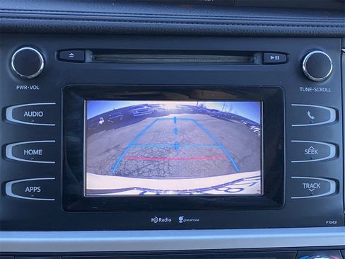 Used 2014 Toyota Highlander Plus image 25