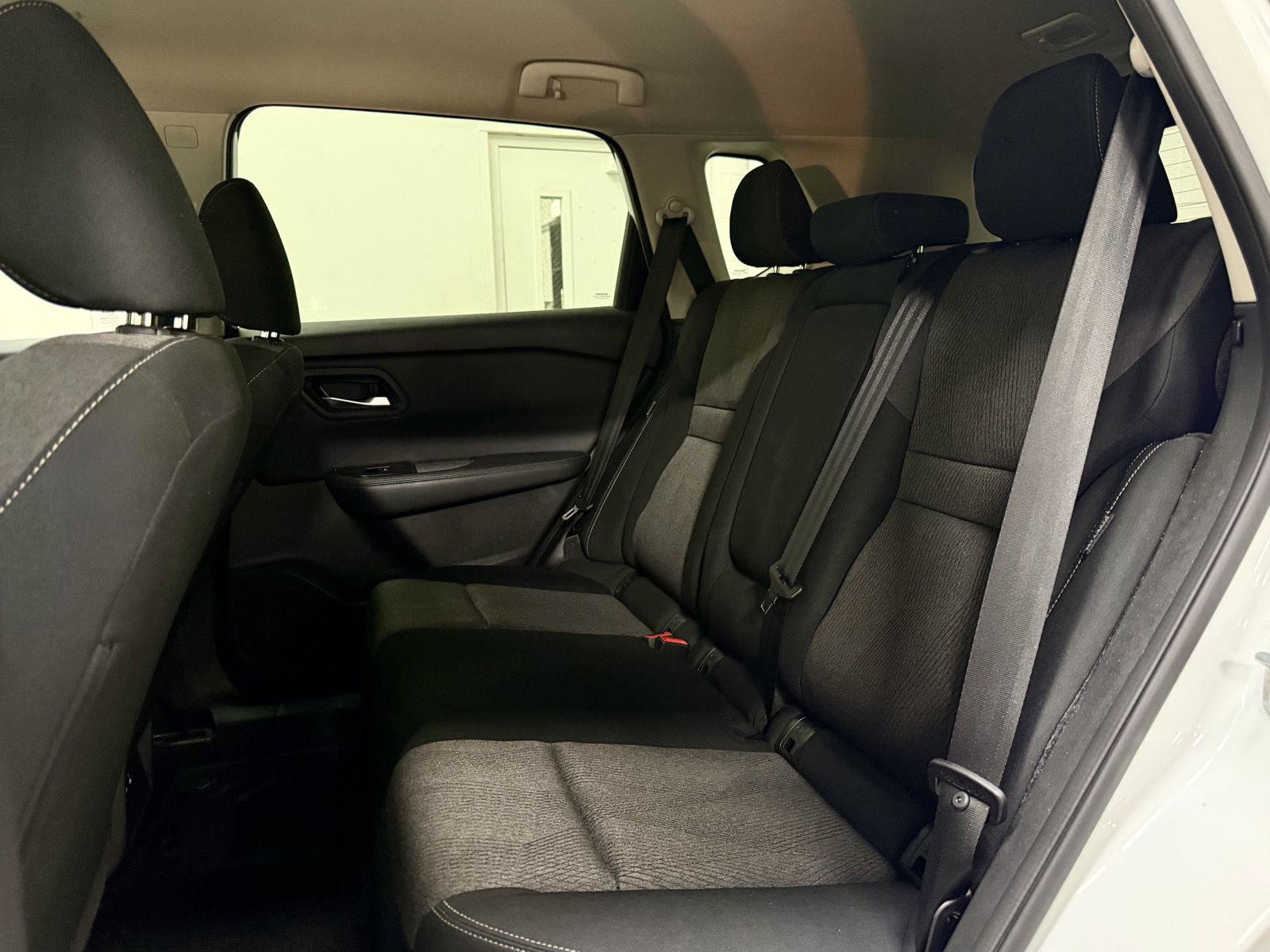 Used 2024 Nissan Rogue SV AWD/4WD image 8