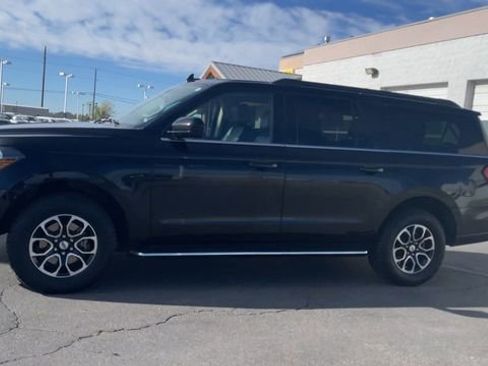 Used 2023 Ford Expedition Max XLT image 6