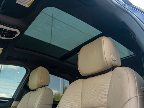 Certified 2024 Porsche Macan AWD/4WD image 40