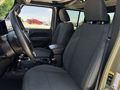 Used 2025 Jeep Gladiator Sport AWD/4WD image 24