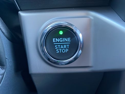 Certified 2022 Ford F150 XLT w/ Equipment Group 302A High image 21