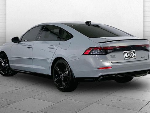 Used 2023 Honda Accord Sport image 11