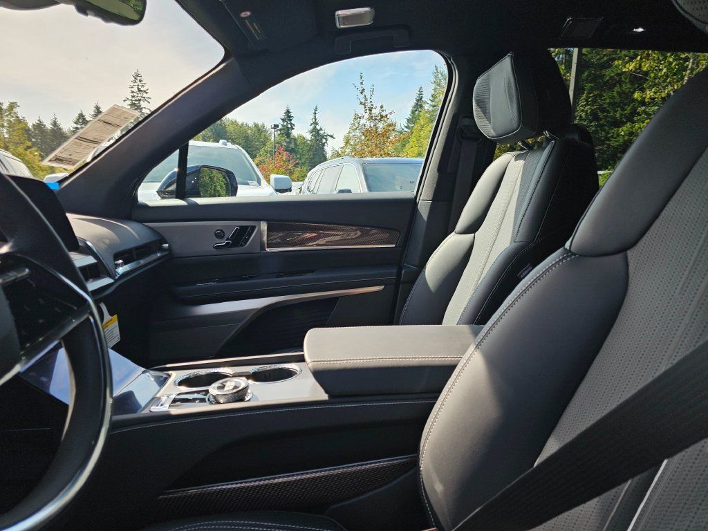 New 2027 Cadillac Vistiq Luxury AWD/4WD image 23