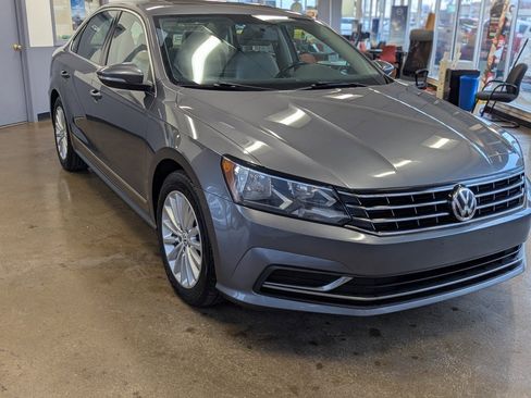 Used 2016 Volkswagen Passat 1.8T SE image 3