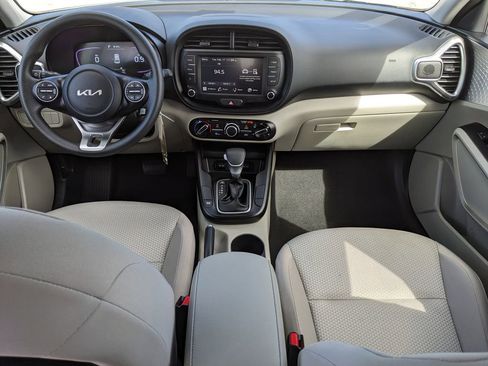 Certified 2025 Kia Soul LX image 15