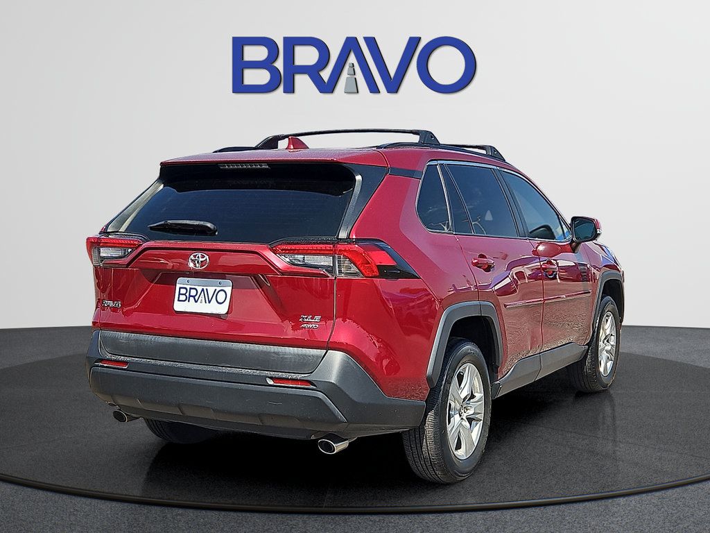 Used 2021 Toyota RAV4 XLE w/ Convenience Package AWD/4WD image 4