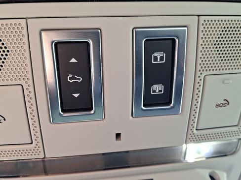 Used 2025 Land Rover Range Rover Evoque S image 25