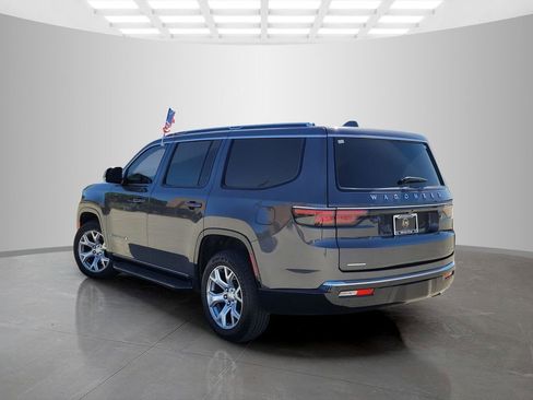 Used 2022 Jeep Wagoneer Series II AWD/4WD image 6