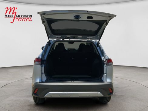 Used 2026 Toyota Corolla Cross LE FWD image 14
