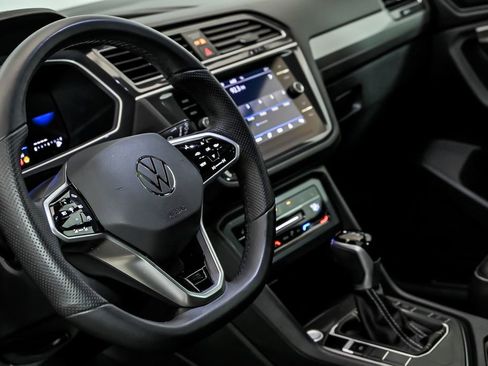 Certified 2024 Volkswagen Tiguan SE R-Line image 15