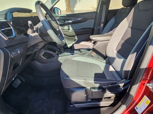 Used 2024 Chevrolet TrailBlazer LT w/ Driver Confidence Package image 9