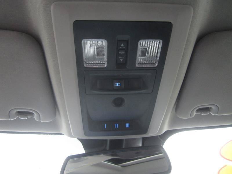 Used 2018 RAM 1500 Laramie AWD/4WD image 30