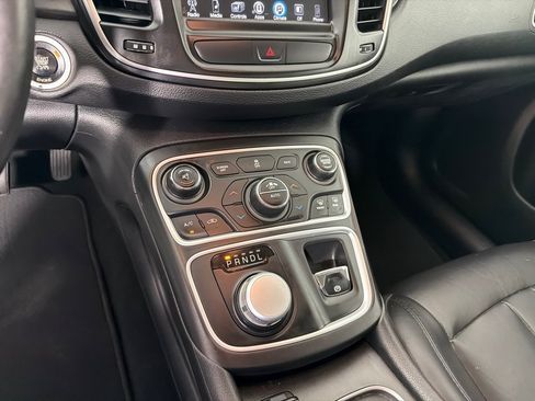 Used 2016 Chrysler 200 Limited FWD image 16