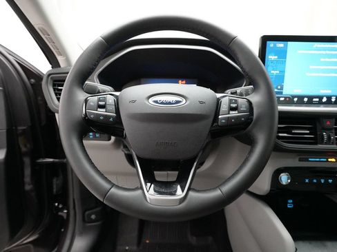 Used 2023 Ford Escape Active w/ Tech Pack #1 AWD/4WD image 4