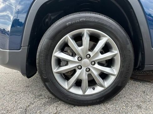Used 2018 Jeep Cherokee Limited AWD/4WD image 11