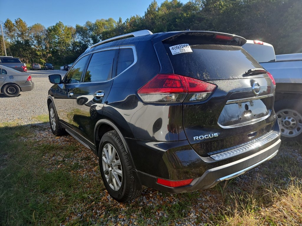 Used 2018 Nissan Rogue SV FWD image 2